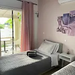 Holiday home Dada's